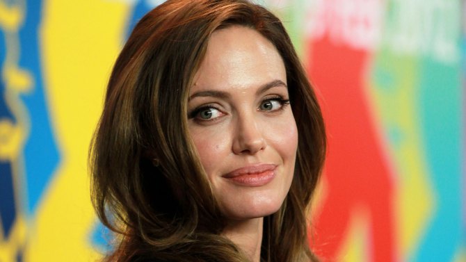 Angelina Jolie To Produce 'Africa' Biopic